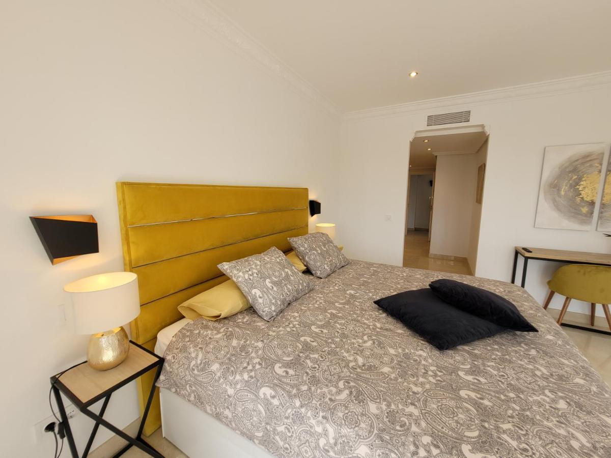 Beach And Golf Resort La Perla Miguel Adults Only Marbella Exteriör bild